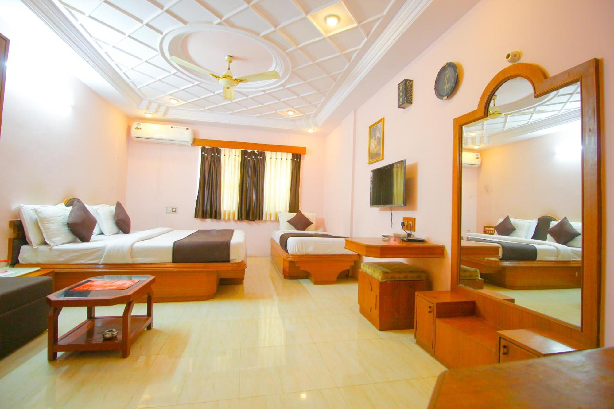 Hotel Upasana راجكوت المظهر الخارجي الصورة