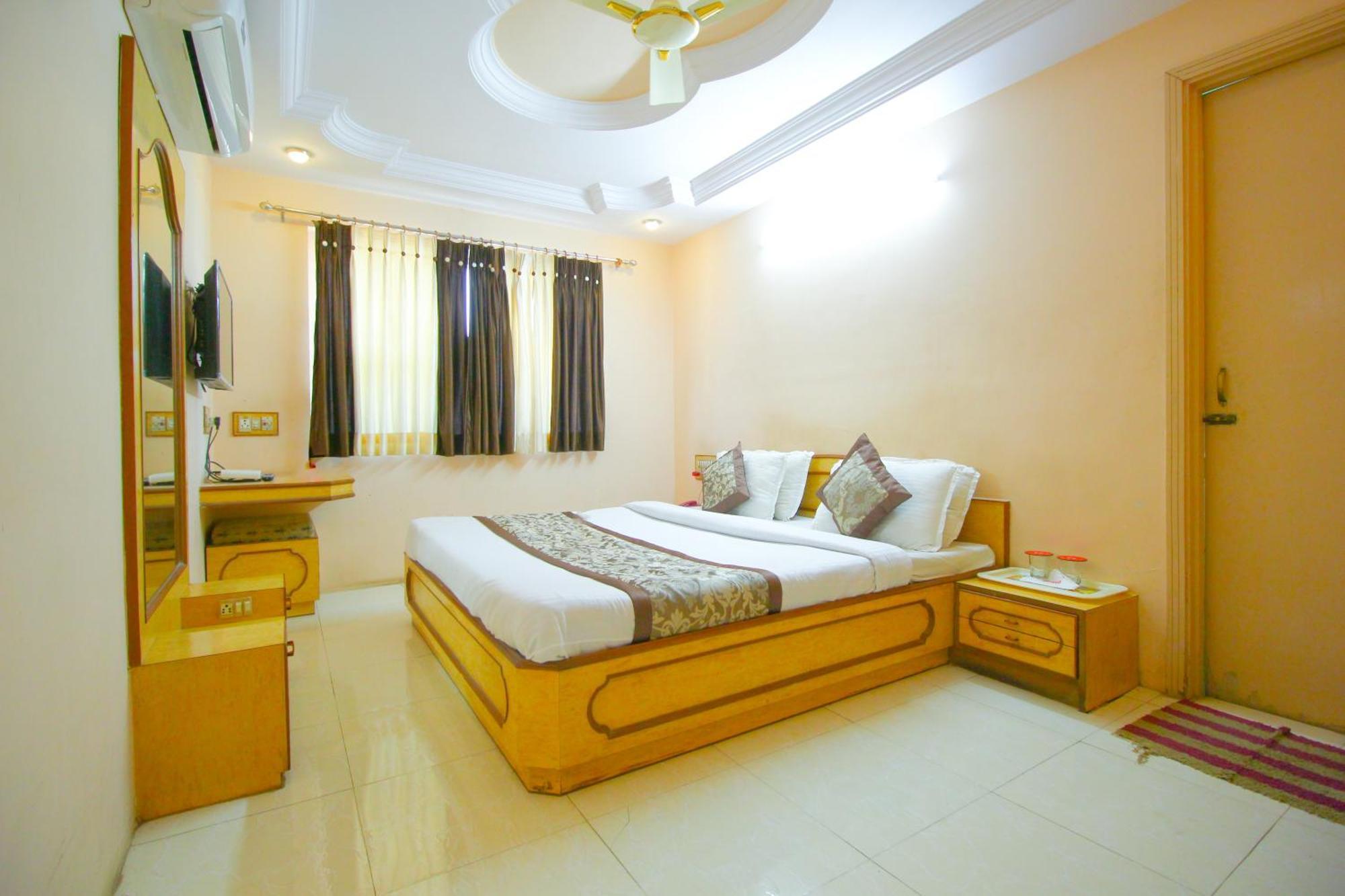 Hotel Upasana راجكوت المظهر الخارجي الصورة