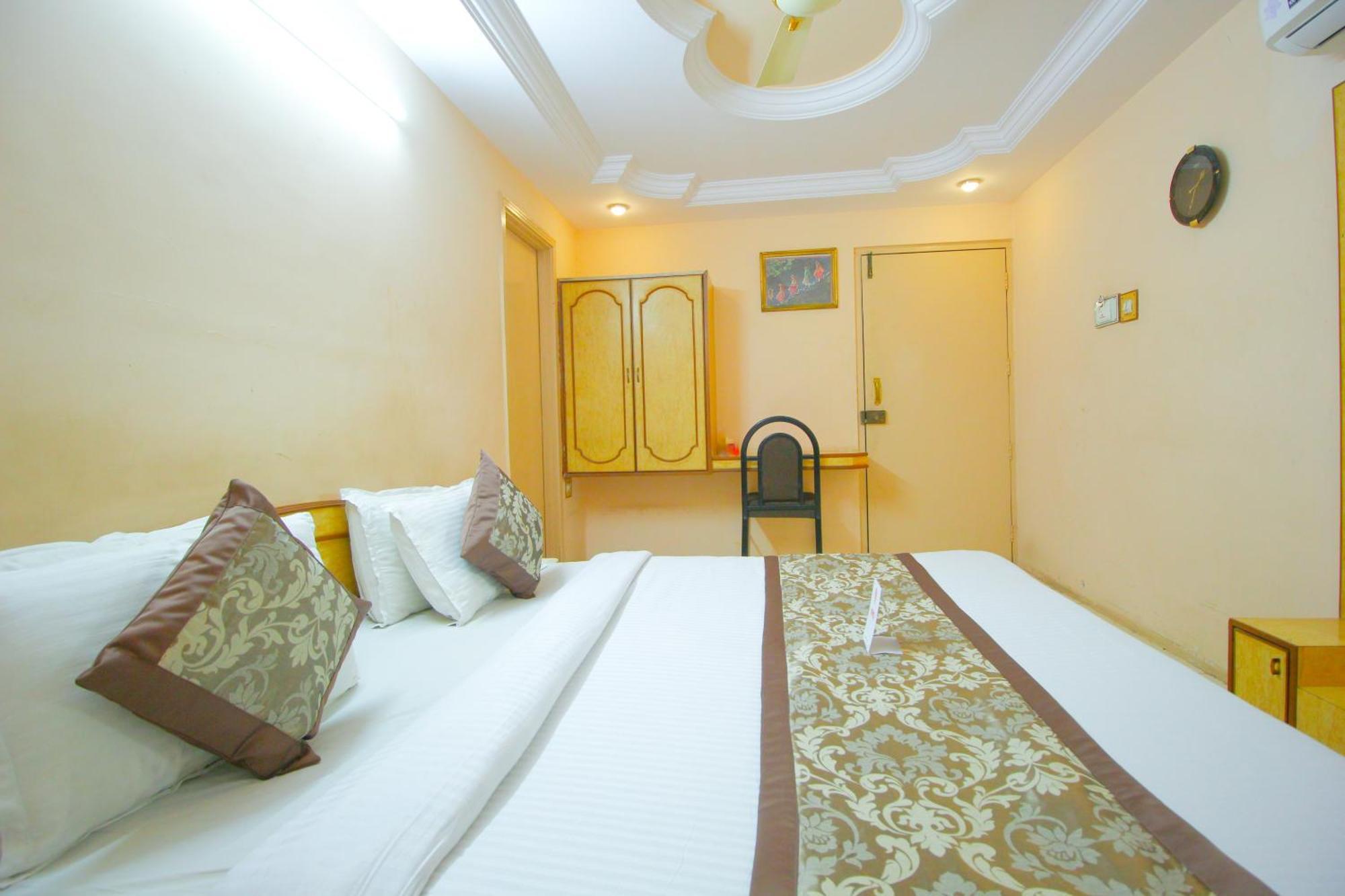 Hotel Upasana راجكوت المظهر الخارجي الصورة